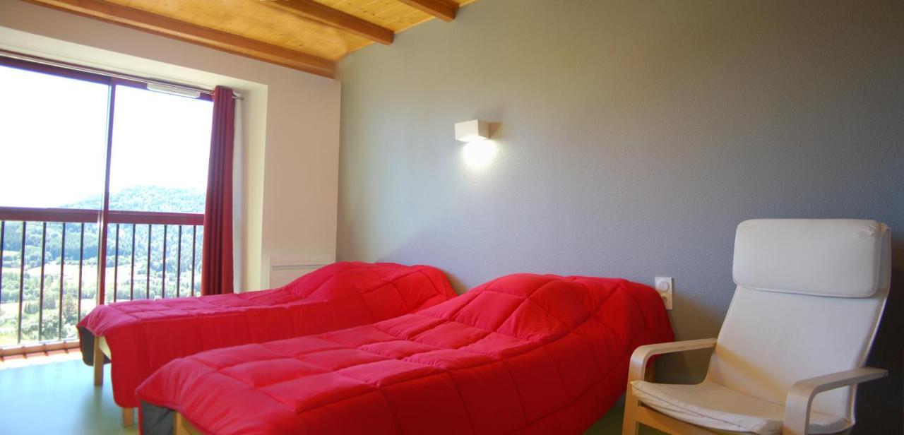 Gite Du Haut Cantal - Appartements Meubles Avec Kitchenette Et Chambres Sans Kitchenette Condat  Екстер'єр фото